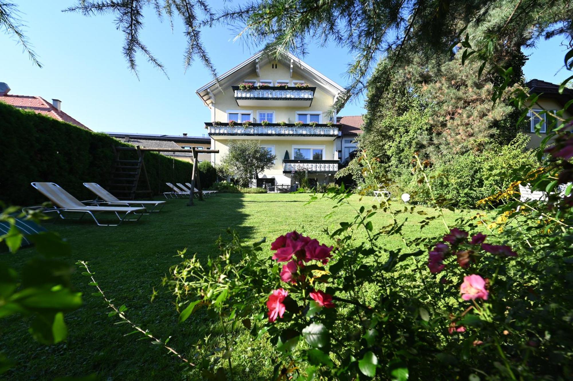 Pension & Apartments Ertl Seeboden Exterior photo