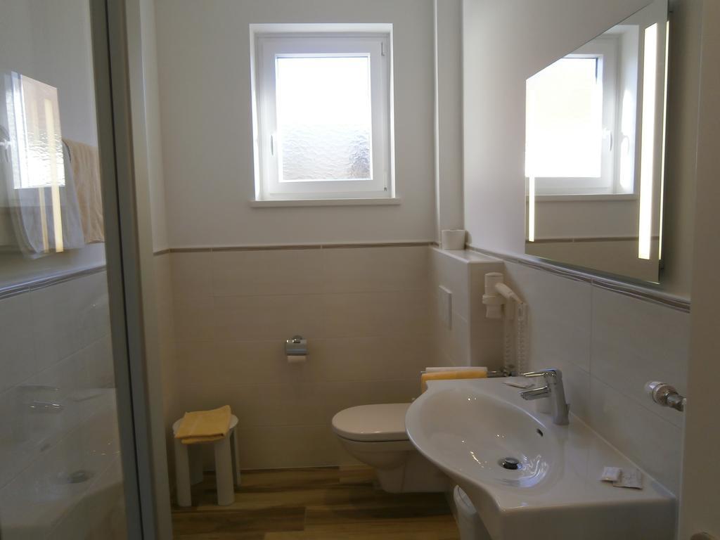 Pension & Apartments Ertl Seeboden Room photo