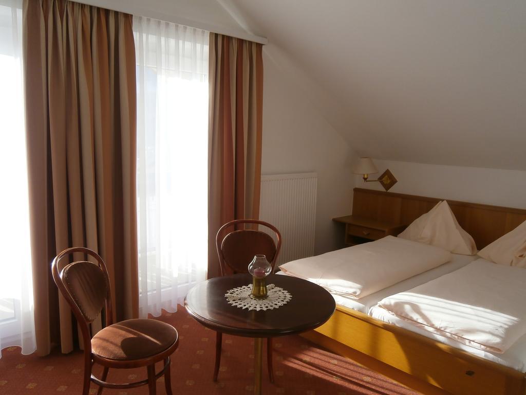 Pension & Apartments Ertl Seeboden Room photo